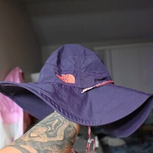 The North Face Wide Brim Sun Hat Purple Chin Strap Outdoor Hiking Women L/XL